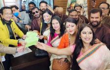 উৎসব আমেজে মনোনয়নপত্র জমা দিলো কাঞ্চন-নিপুণ প্যানেল
