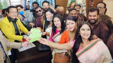 উৎসব আমেজে মনোনয়নপত্র জমা দিলো কাঞ্চন-নিপুণ প্যানেল