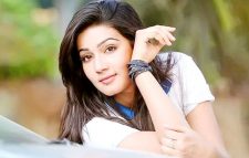অবশেষে নিজের নামের সঙ্গে স্বামীর পদবি যুক্ত করলাম : মাহিয়া মাহি