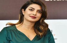 ভক্তকে চড় মারার কারণ জানালেন প্রিয়াঙ্কা
