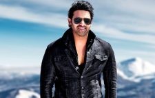 বিয়ে নিয়ে অবশেষে মুখ খুললেন প্রভাস