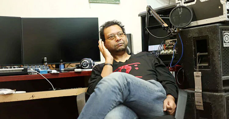 নতুন অ্যালবাম নিয়ে আসছে অর্থহীন