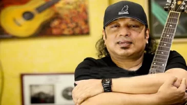রুপালি গিটার ফেলে যাওয়া আইয়ুব বাচ্চুর জন্মদিন
