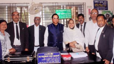সিলেট বারের আইনজীবীদের সাথে ড. অরূপ রতন চৌধুরীর মতবিনিময়