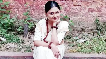 লরির ধাক্কায় অভিনেত্রীর মৃত্যু