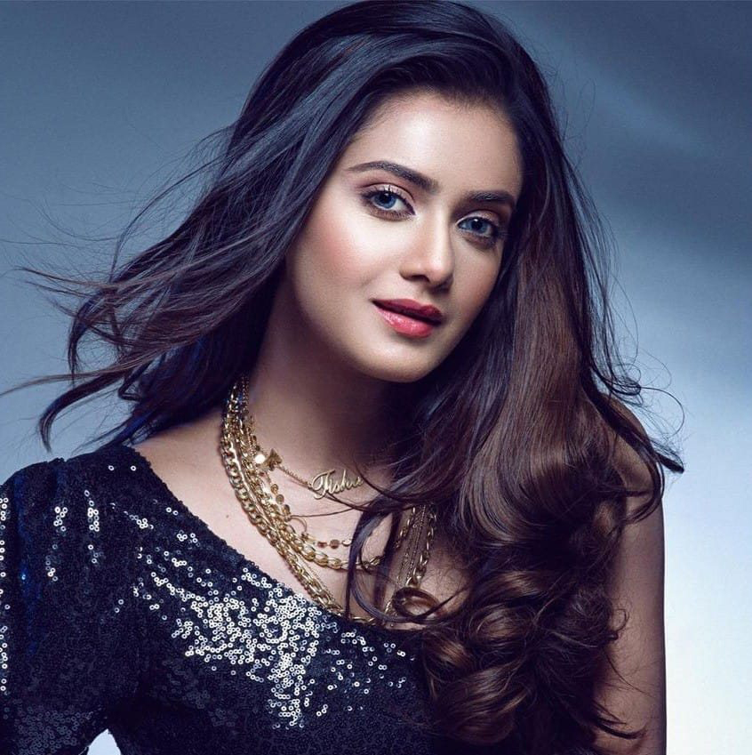 রাজের কাছে কিছু প্রশ্ন রেখে এবার মুখ খুললেন তানজিন তিশা