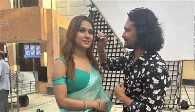 সুপারস্টার নায়িকা ববি, মেকআপ আর্টিস্ট আদর!