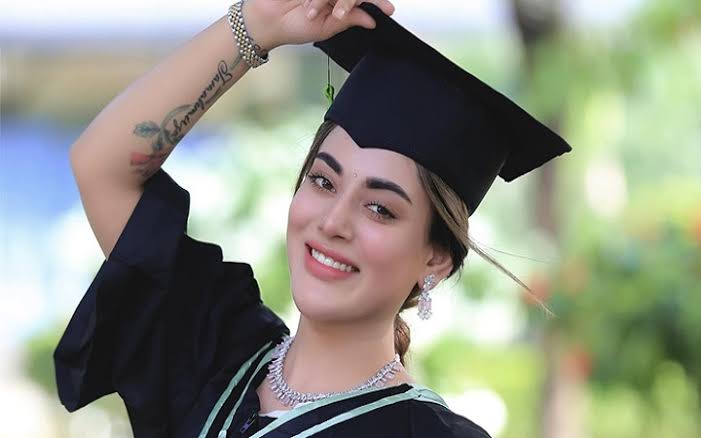 অফিশিয়ালি গ্র্যাজুয়েট চিত্রনায়িকা তমা মির্জা
