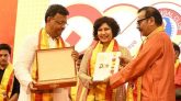 আত্মজন স্মৃতি’ সম্মাননা পেলেন মেহরীন