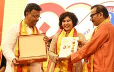 আত্মজন স্মৃতি’ সম্মাননা পেলেন মেহরীন