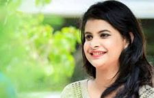 রাজ ভাইয়ার অধিকার আছে আমাকে শাসন করার : শবনম ফারিয়া
