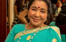আমি ফিল্ম ইন্ডাস্ট্রির কথা বলতে শুরু করলে মুশকিল হবে: আশা ভোঁসলে