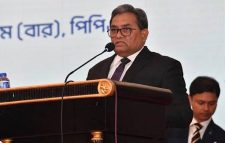 রাজনৈতিক হাওয়া থেকে বিচারপতিদের মুক্ত থাকার নির্দেশ প্রধান বিচারপতির