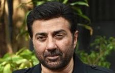 ৫৫ কোটিরও বেশি দেনা, বাংলো বিক্রির নোটিশ পেলেন সানি দেওল