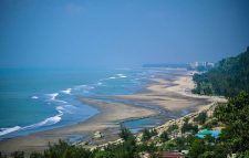 হুমকিতে কক্সবাজার সমুদ্র সৈকত