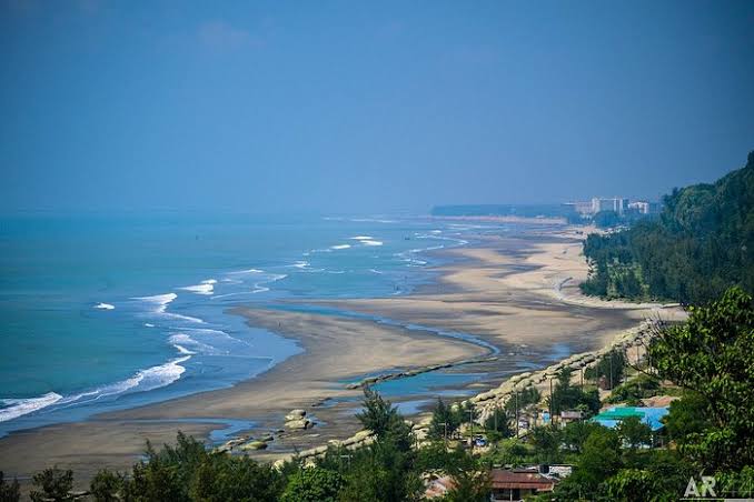 হুমকিতে কক্সবাজার সমুদ্র সৈকত