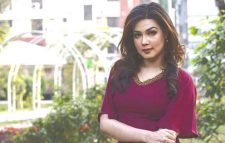 অন্যের বুকিং ক্যানসেল করে বোট নিয়ে হাওরে ঘুরলেন মাহি