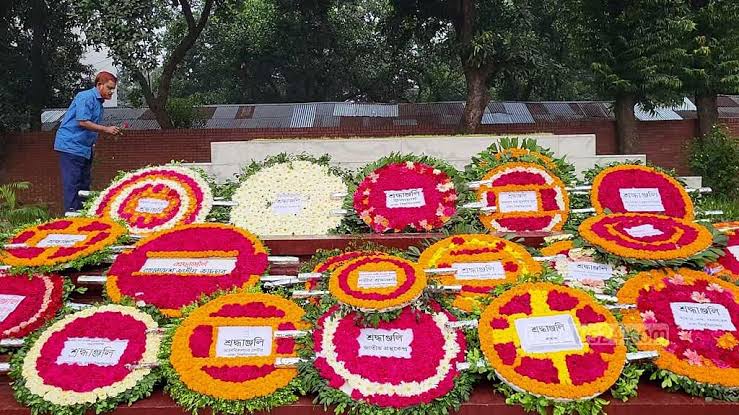 জাতীয় কবির সমাধিতে সর্বস্তরের মানুষের শ্রদ্ধাঞ্জলি