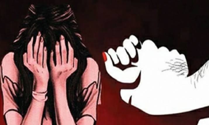 নাবালিকাকে সিনেমায় সুযোগ দেয়ার প্রলোভনে যৌন হেনস্তা, পরিচালক আটক
