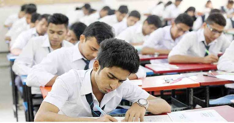 এইচএসসি ও সমমানের পরীক্ষা পেছানোর সুযোগ নেই : ঢাকা শিক্ষাবোর্ড চেয়ারম্যান