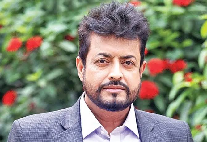 ক্ষমতা শুধু ক্ষমতাই দেয়, মানুষ বানায় না : ওমর সানী