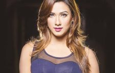 জন্মদিনে একা লাগে ববির