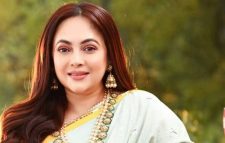 অসুস্থ হয়ে শয্যাশায়ী শ্রীলেখা