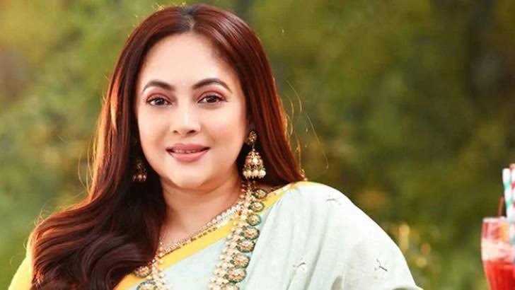 অসুস্থ হয়ে শয্যাশায়ী শ্রীলেখা
