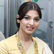 চটেছেন বর্ষা, দিয়েছেন মামলার হুমকি!