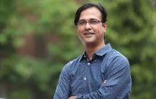 টাকা না থাকলে সন্তানের কাছ থেকে পালিয়ে বেড়ায় বাবারা’
