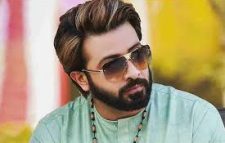 বছরে করবেন ৩/৪টি ছবি, পারিশ্রমিক নিচ্ছেন কোটি টাকা।