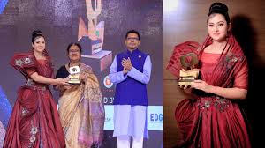 ফেসবুকে সুসংবাদ দিলেন বুবলী!