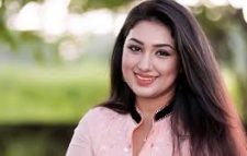 আবেগঘন স্ট্যাটাসে যা লিখলেন অপু বিশ্বাস