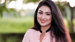 আবেগঘন স্ট্যাটাসে যা লিখলেন অপু বিশ্বাস