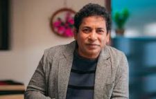 ‘আদর্শ হিন্দু হোটেল’-এর হাজারি ঠাকুর হচ্ছেন মোশাররফ করিম