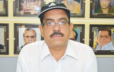স্ত্রীর মৃত্যুর একদিন পর মারা গেলেন প্রখ্যাত নির্মাতা সোহানুর রহমান সোহান