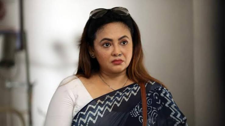 জালিয়াত চক্রের পাল্লায় শ্রীলেখা