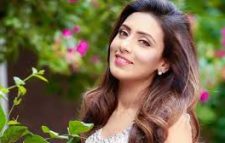 ভালোবাসা শেখানো মানুষটির নাম জানালেন মিম
