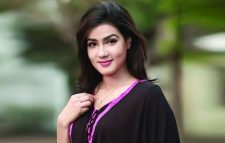 বিচারকের আসনে মাহি