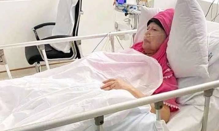 খালেদা জিয়া সিসিইউতে
