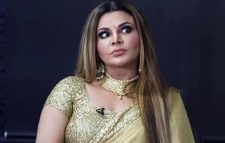 বুলডোজার নিয়ে শ্বশুরবাড়ি এলাকায় রাখি!