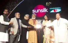 আজীবন সম্মাননায় ভূষিত সুজেয় শ্যাম
