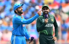 বিশ্বকাপে ভারতের বিপক্ষে প্রথম জয়ের লক্ষ্যে ব্যাটিংয়ে পাকিস্তান