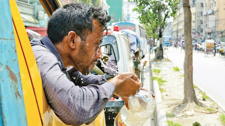রংপুর ও সিলেটের দু-এক জায়গা ছাড়া সারা দেশেই শুষ্ক আবহাওয়া