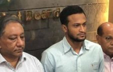 সাকিবের হঠাৎ বাংলাদেশে আসার অর্থ বুঝতে পারছেন না বন্ড