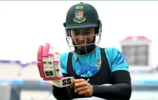 টিকে থাকার লড়াইয়ে ফিল্ডিংয়ে বাংলাদেশ