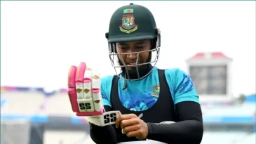 টিকে থাকার লড়াইয়ে ফিল্ডিংয়ে বাংলাদেশ