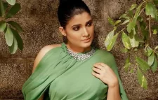 বিমানে হেনস্তার শিকার অভিনেত্রী দিব্যা