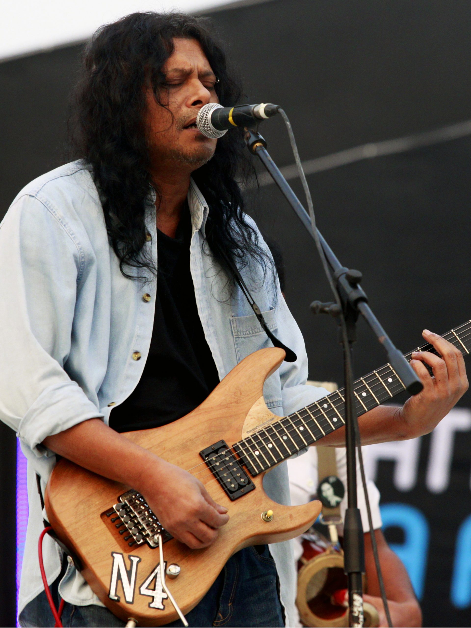বিশ্ববিদ্যালয় দিবসে জবি মাতাবেন জেমস