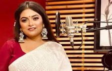 দুর্গাপূজায় শিলা দেবীর দুই গান